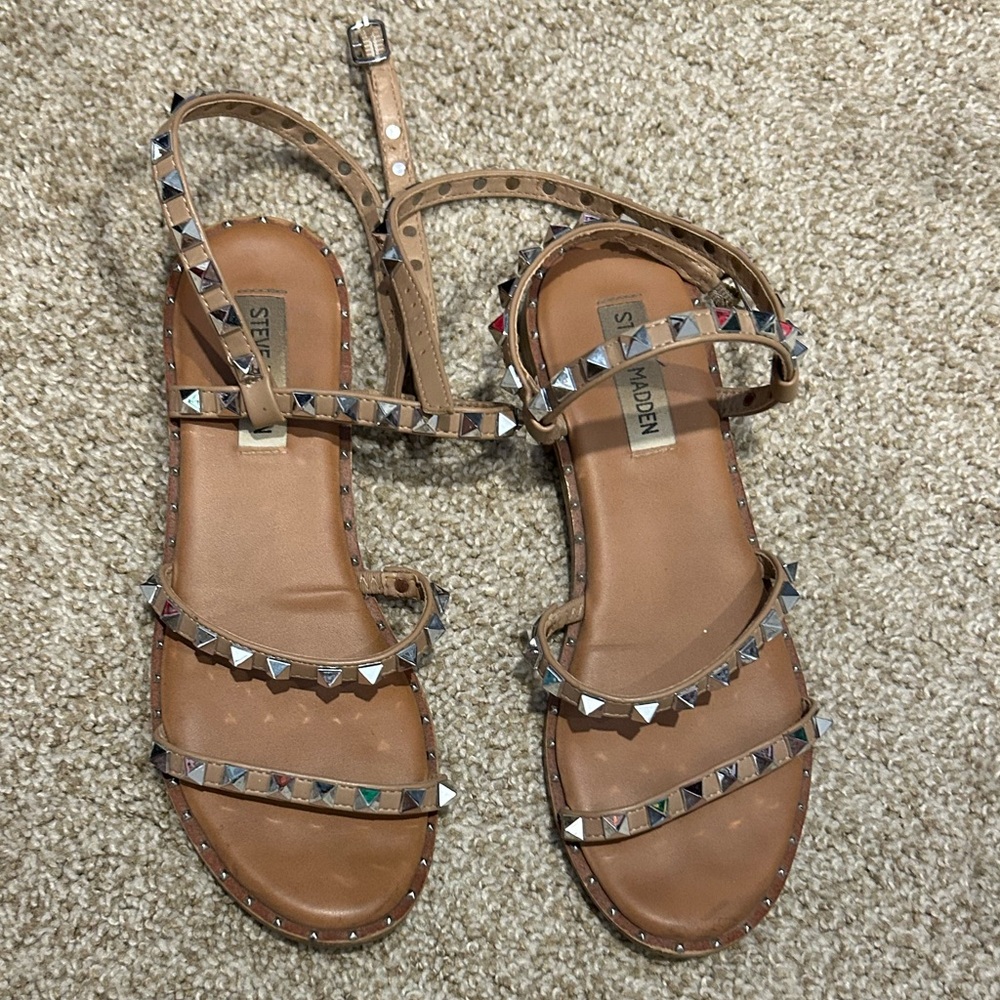 Steve Madden Travel Studded Tan Sandals size 7